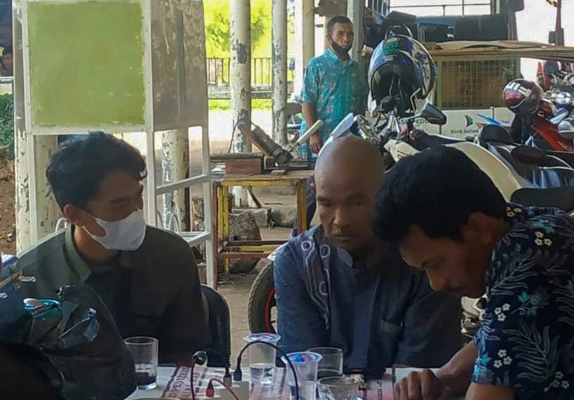Zainuddin Supir Bus Kampus: Roda Berputar Ekonomi Lancar